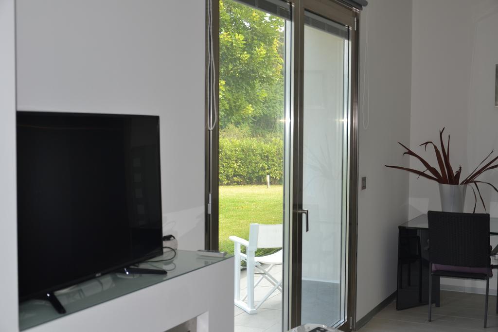 Fiore Dell'Etna Apartment ซานตา เวเนรินา ภายนอก รูปภาพ